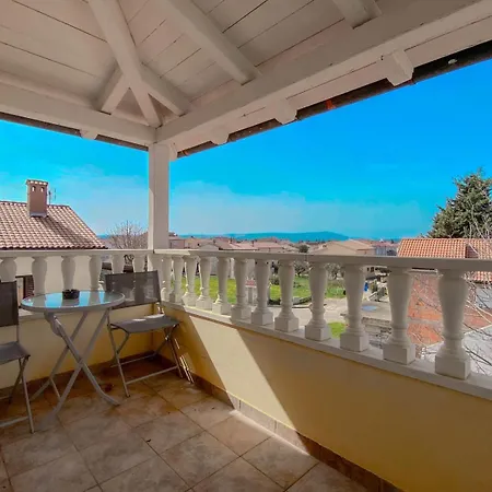 Lucy メドゥリン