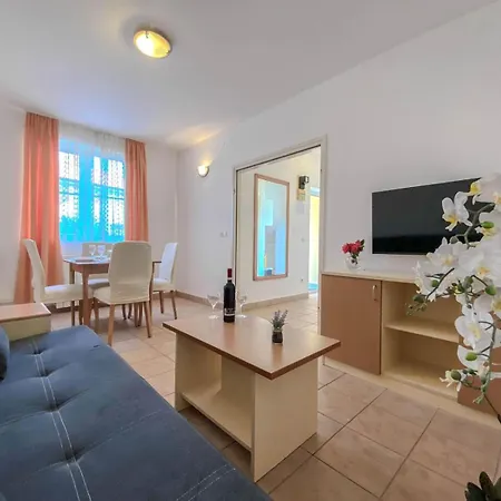 Lucy * メドゥリン