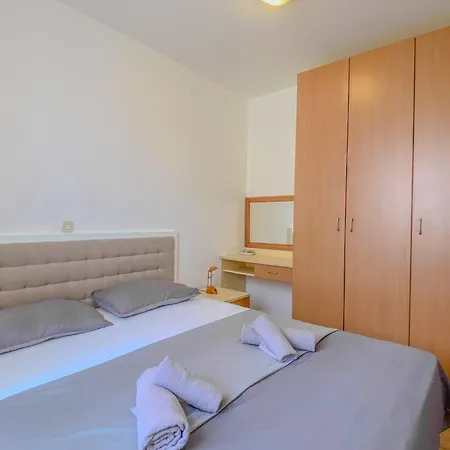 Lucy Apartment
